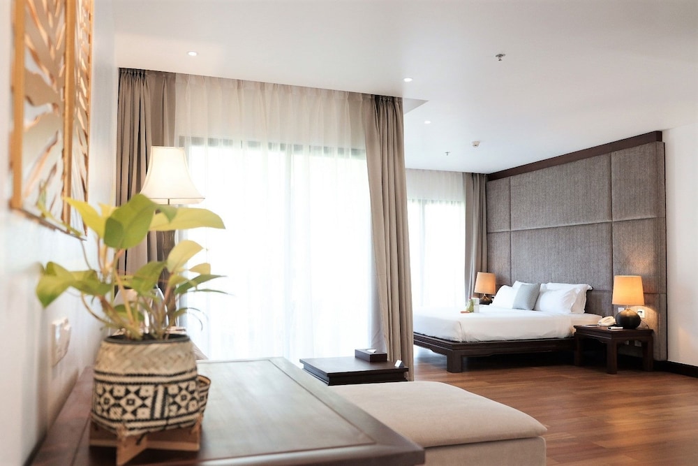 Baan Laimai Beach Resort 27/66