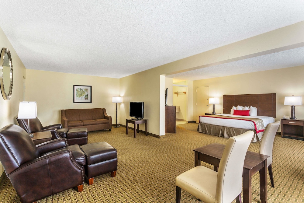 Ramada by Wyndham Houma 13/27