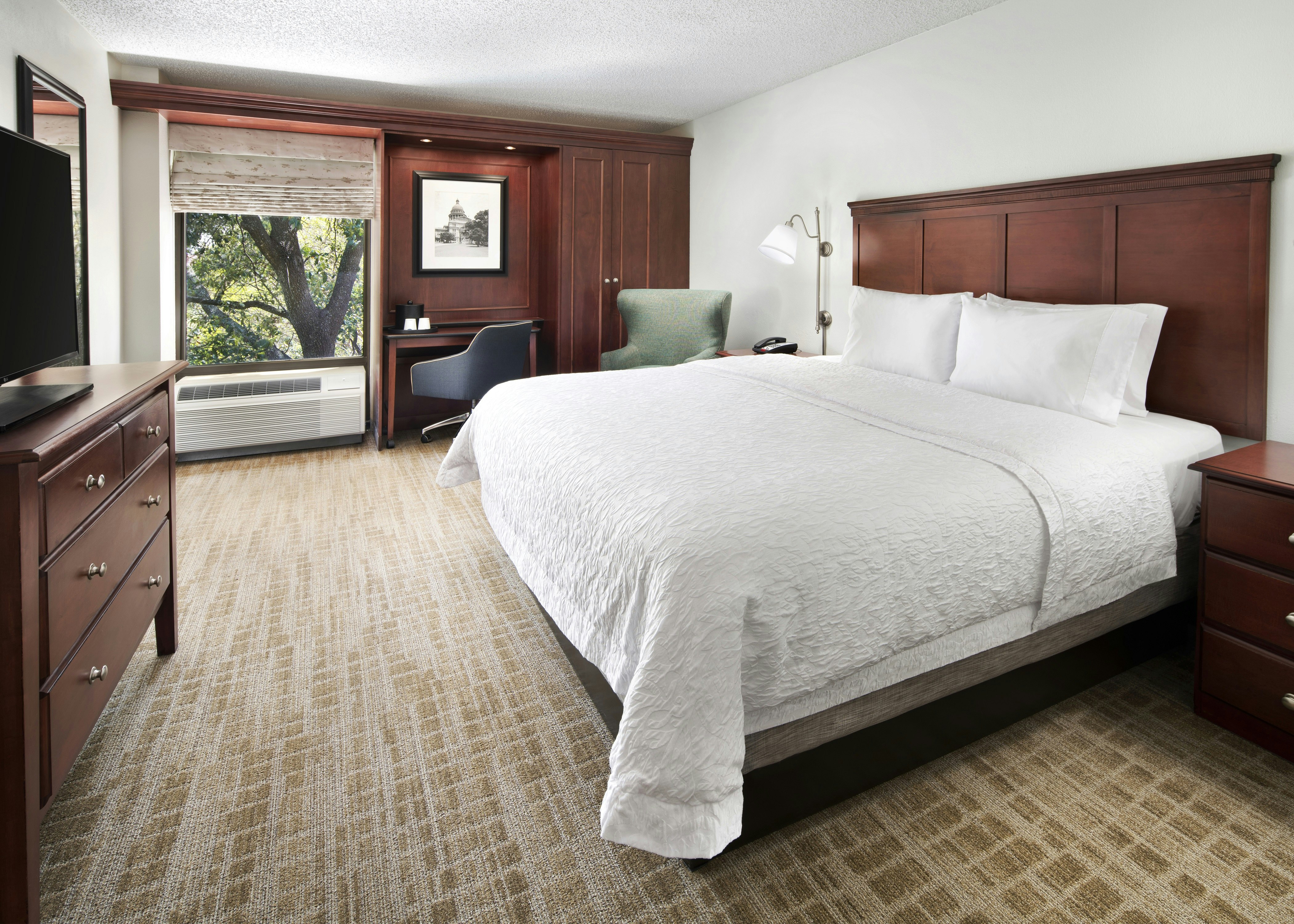 ROOM, KING BED