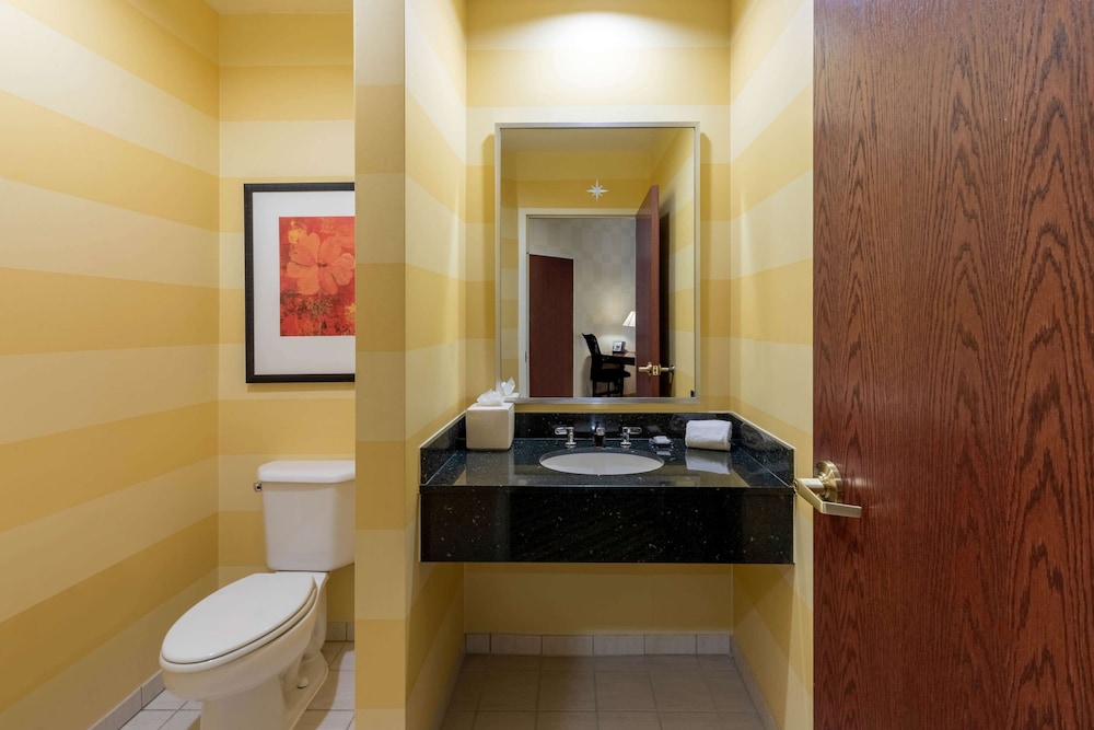 Wyndham Grand Oklahoma City Downtown 55/68