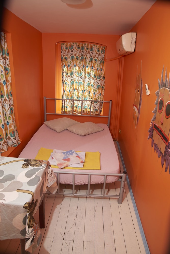 Chilloutlya Hostel&Bar 16/46