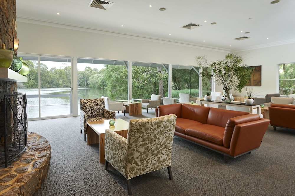 CAPE LODGE 27/50