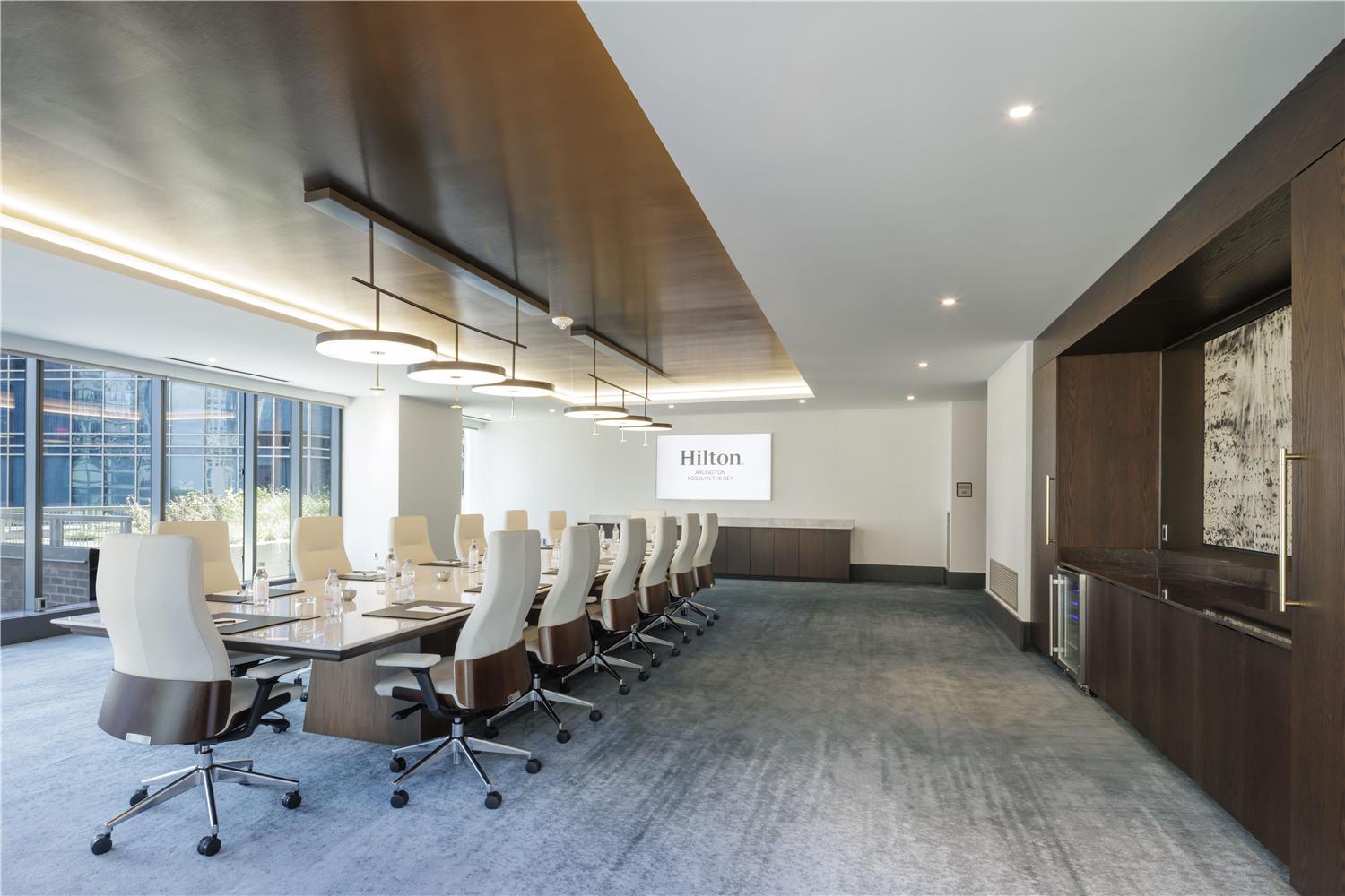 Hilton Arlington Rosslyn The Key 50/57