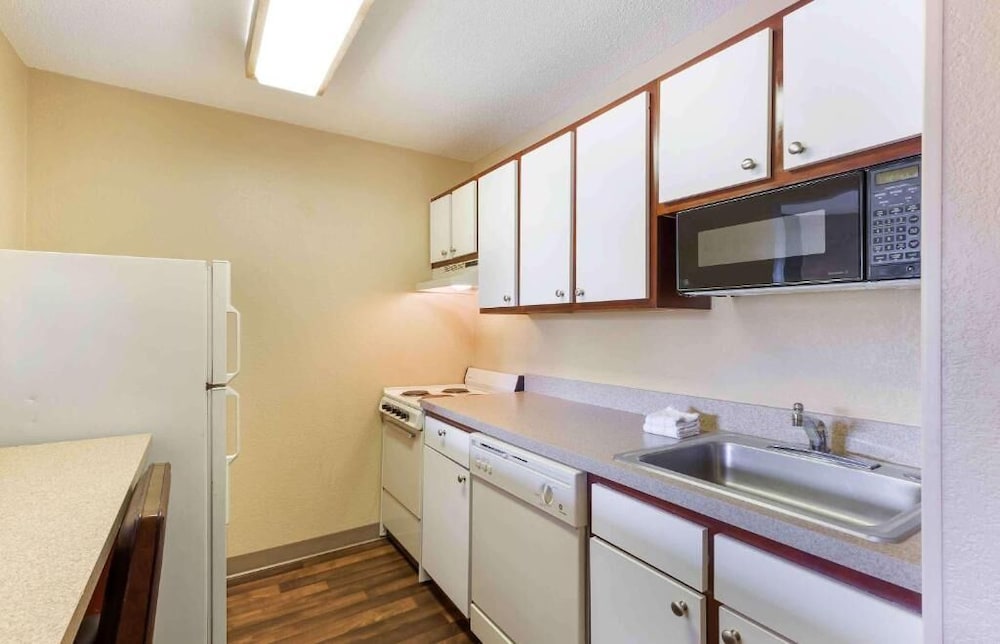 Extended Stay America - Raleigh - Cary - Regency Parkway S 46/47