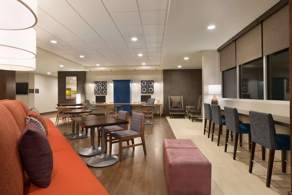 Home2 Suites By Hilton Phoenix Glendale Westgate 26/40