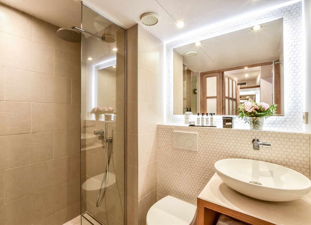Hotel Victoire & Germain 53/54
