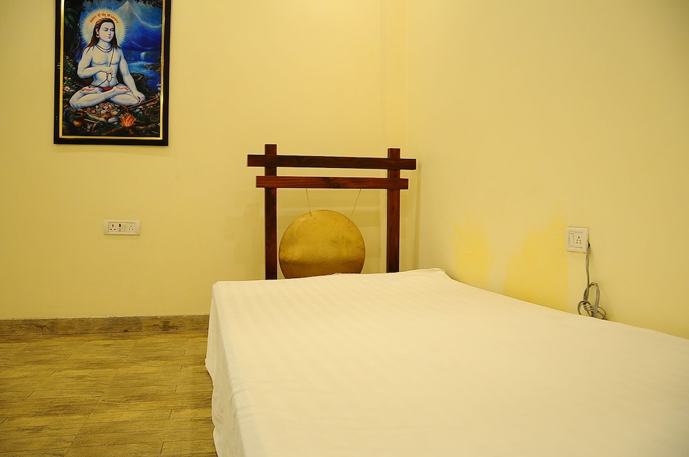 Hotel Sarovar Regency 16/27