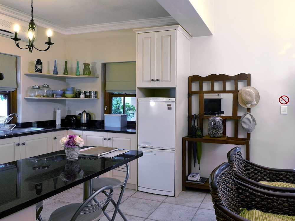 Petit Plaisir Cottage 33/47