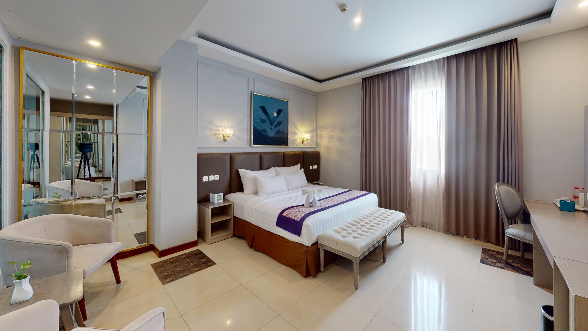 Suite, King Bed