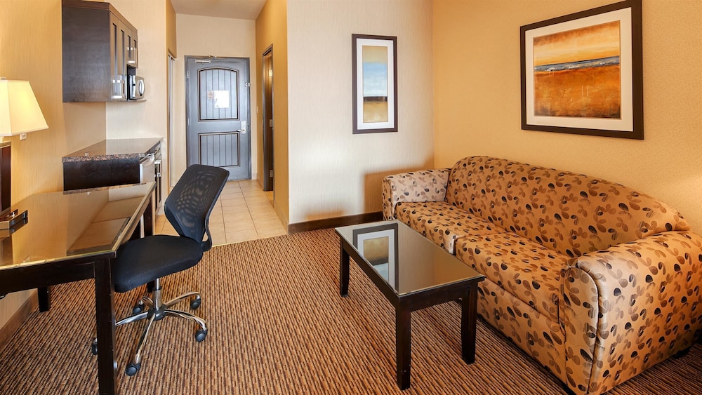 Best Western Estevan Inn & Suites 24/25