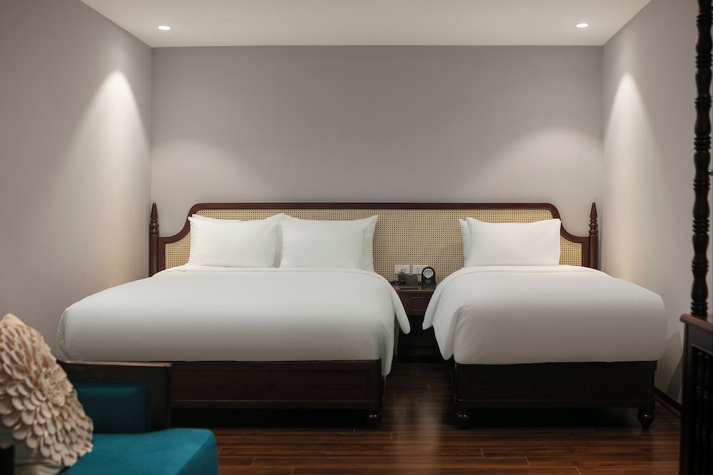 Serene Central hotel 24/55