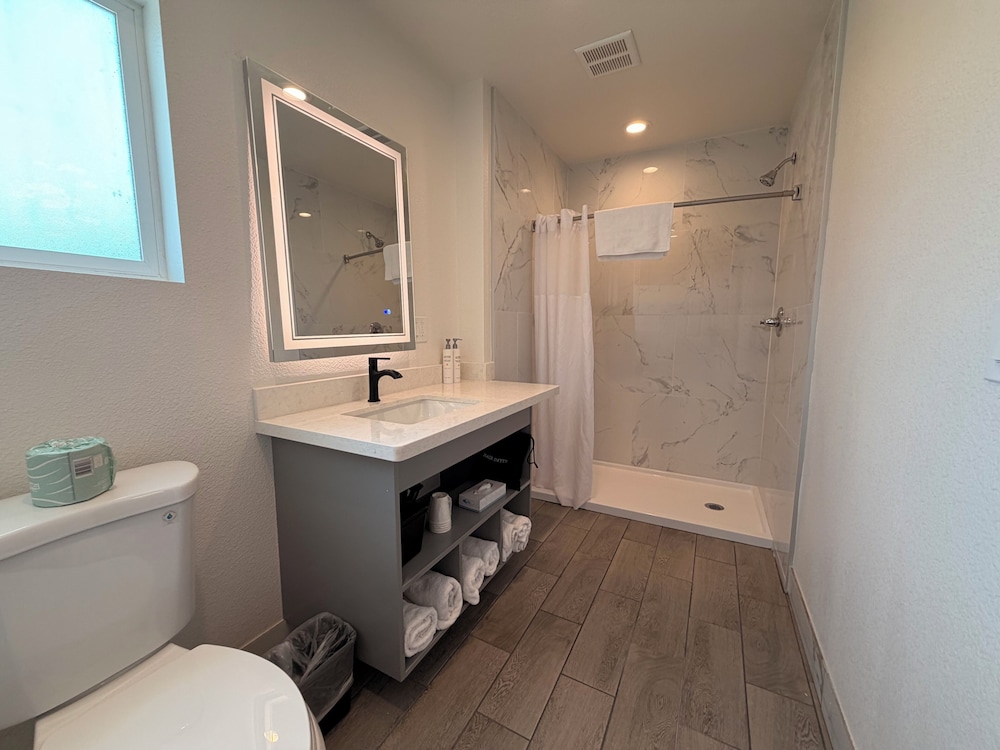 Holland Inn And Suites 51/51