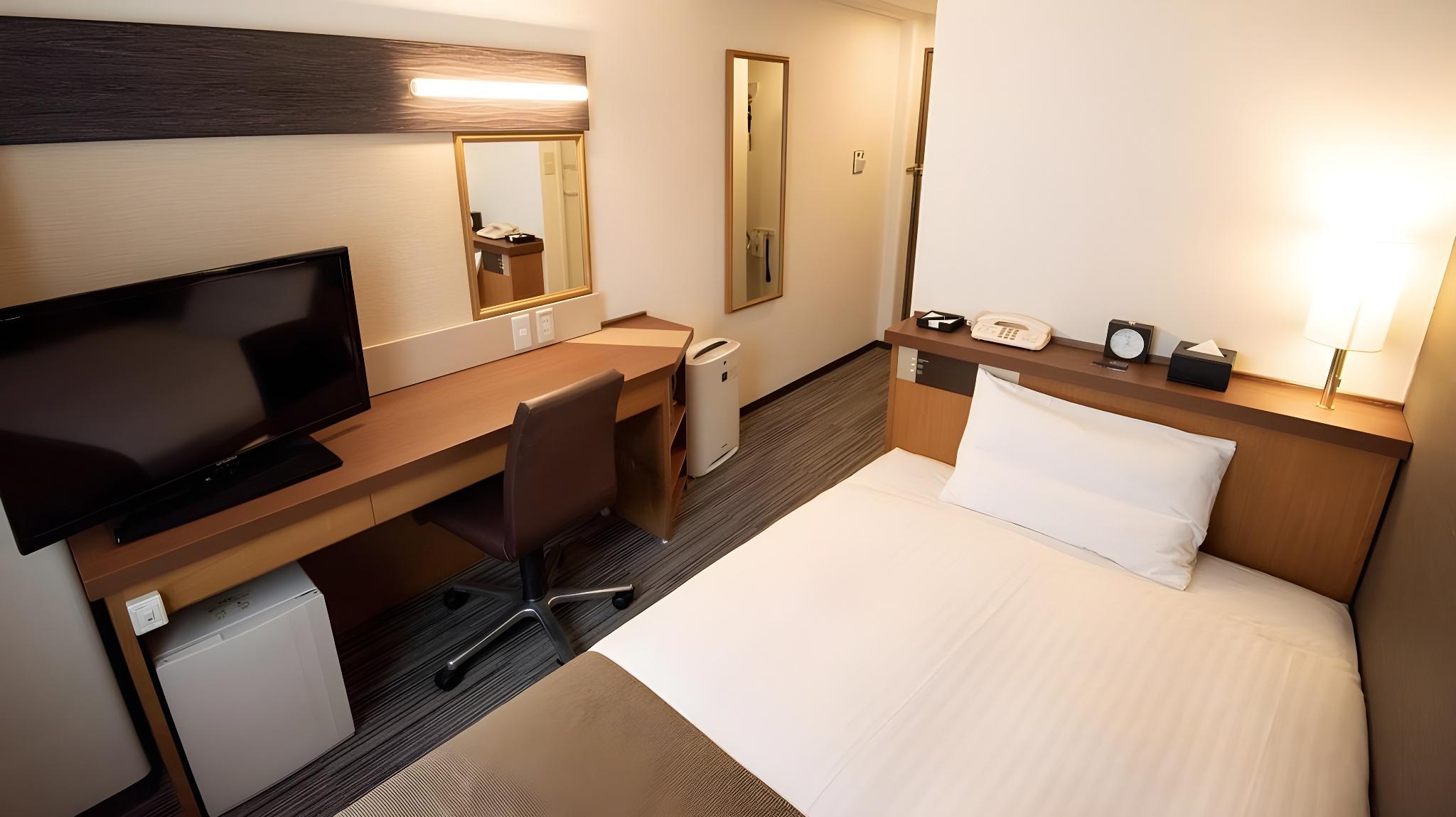 Semi Room, Single, Semi Double Bed