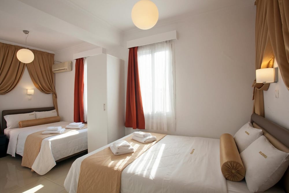 Metropolis Hotel 10/46