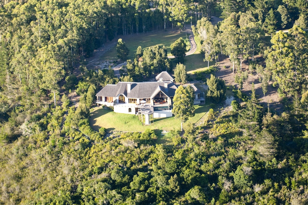 Tamodi Lodge and Stables 45/50