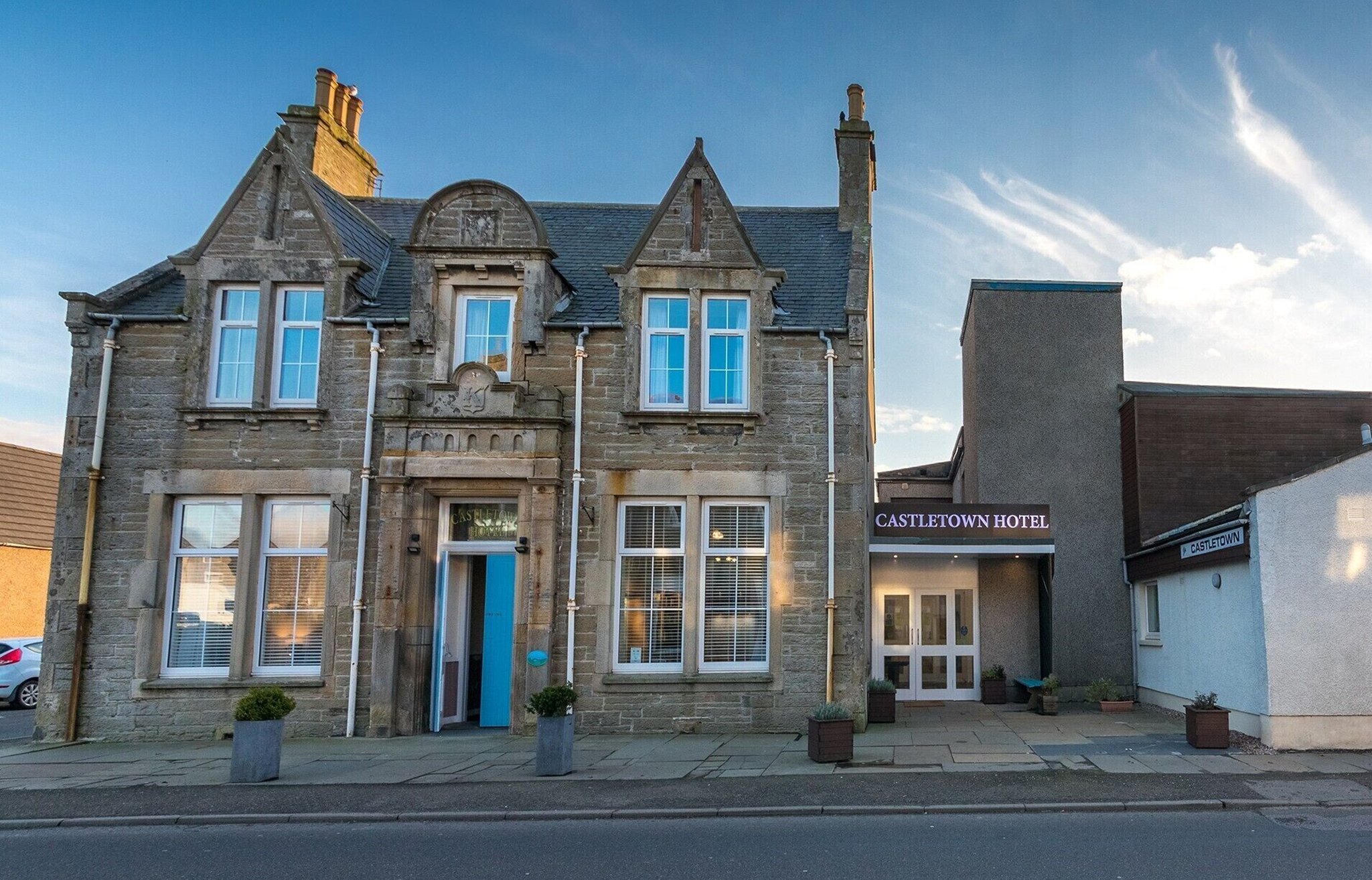 CASTLETOWN HOTEL 2/40