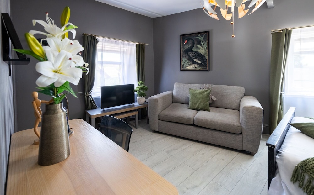 James' Place At Dowlais 28/48