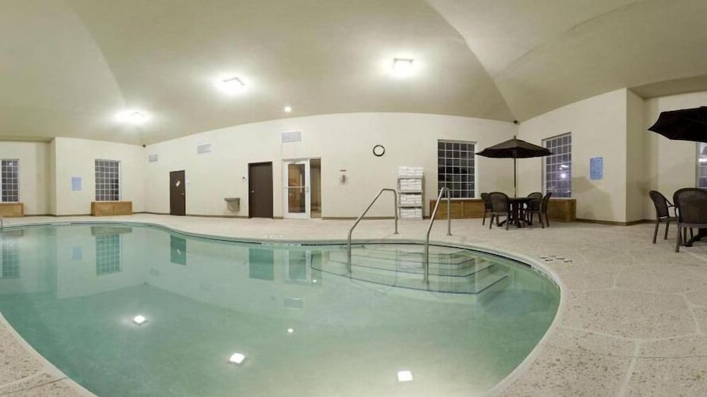 Holiday Inn Express Hotel And Suites Council Bluffs Conv Ctr Area 39/77