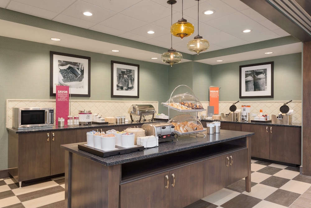 Hampton Inn Suites West Des Moines Sw Mall Area Ia 27/41