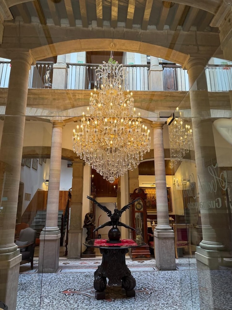 Hotel Luna 7/50