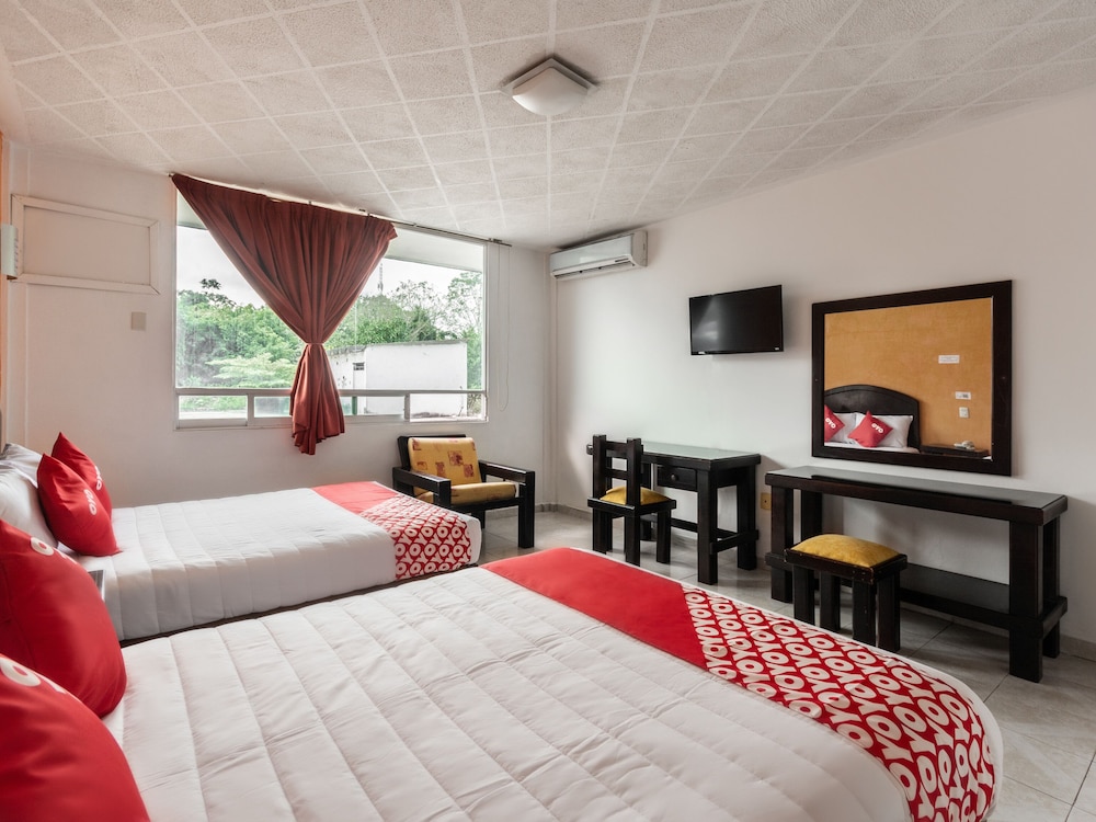OYO Hotel Casa Blanca 18/35