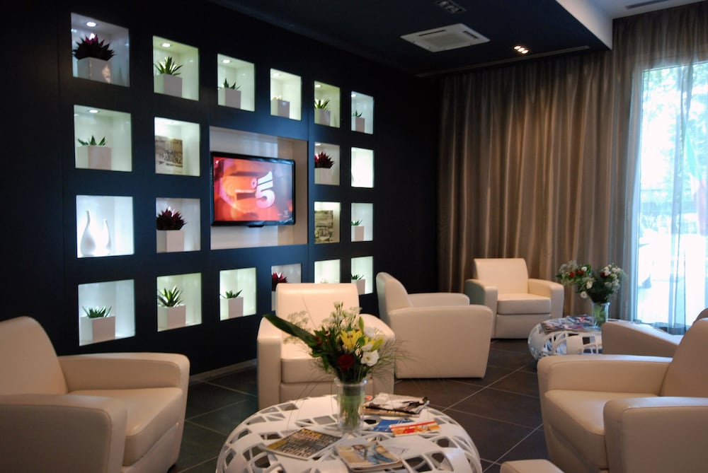 Holiday Inn Milan Nord Zara 43/66