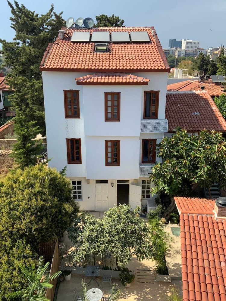 House of Good Things 6/50