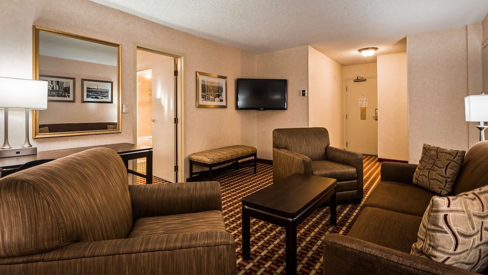 Best Western Plus Grosvenor Airport Hotel 34/48