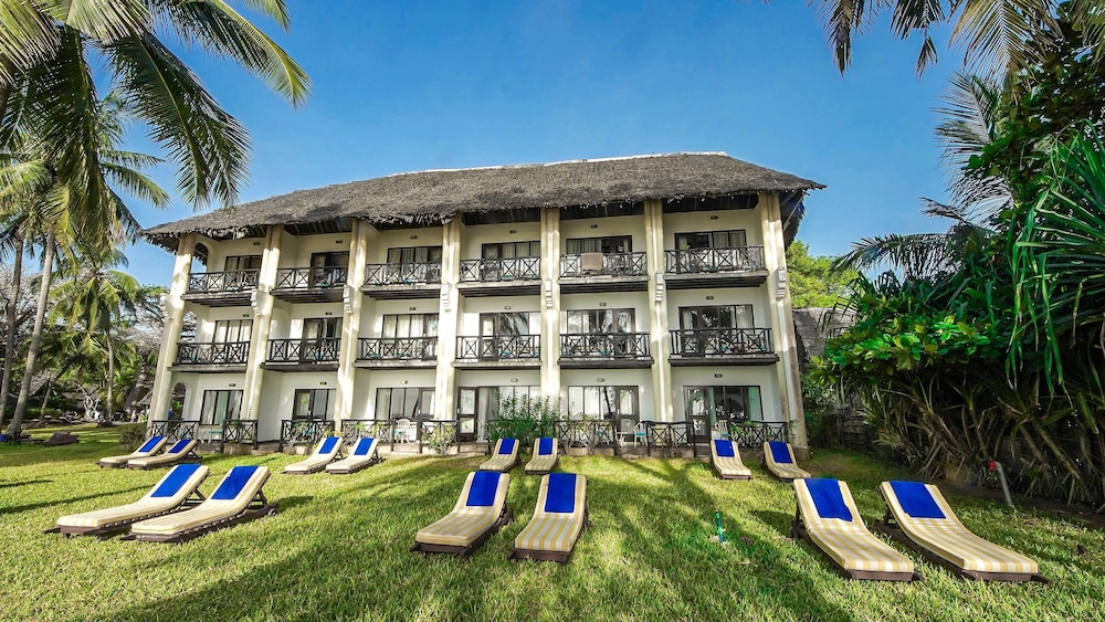 Papillon Lagoon Reef Hotel 43/61