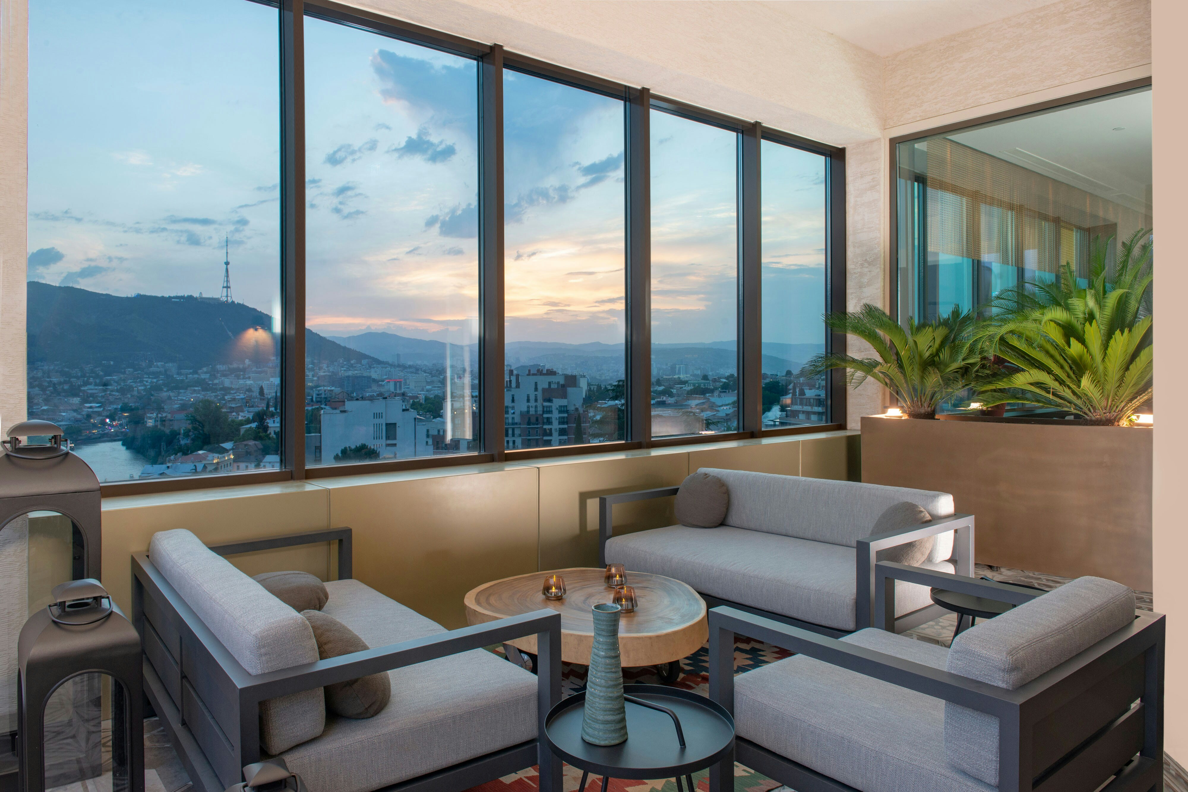 Sheraton Grand Tbilisi Metechi Palace 53/88