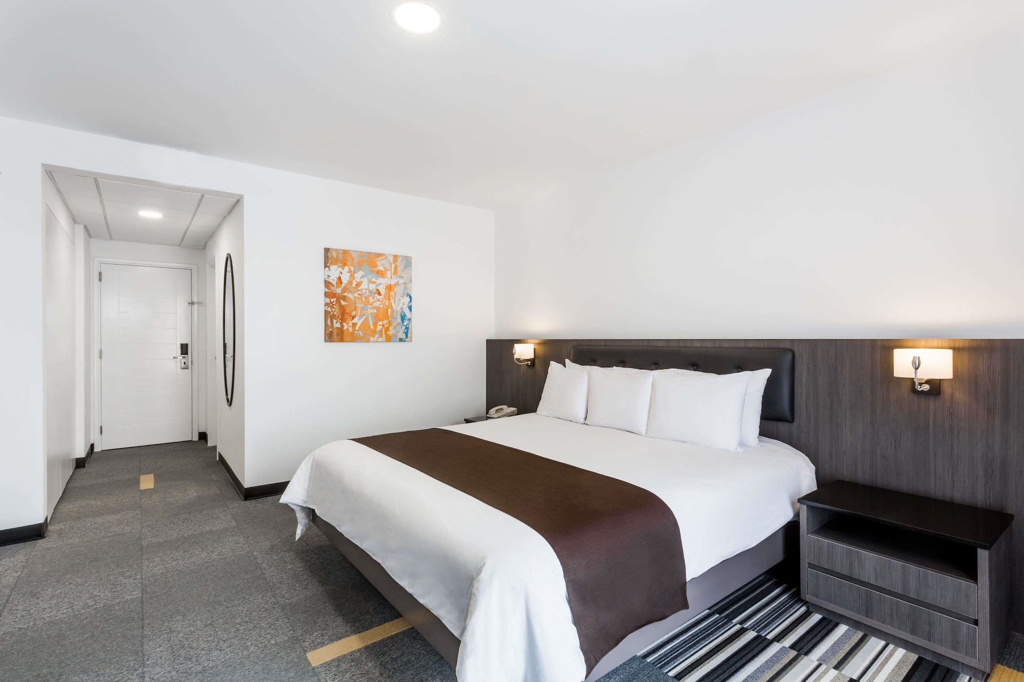 STANDARD, QUEEN BED