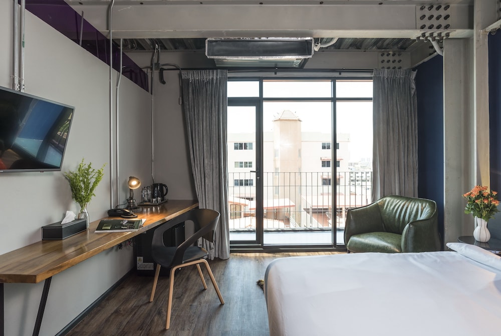 Mestyle Garage Hotel 41/86