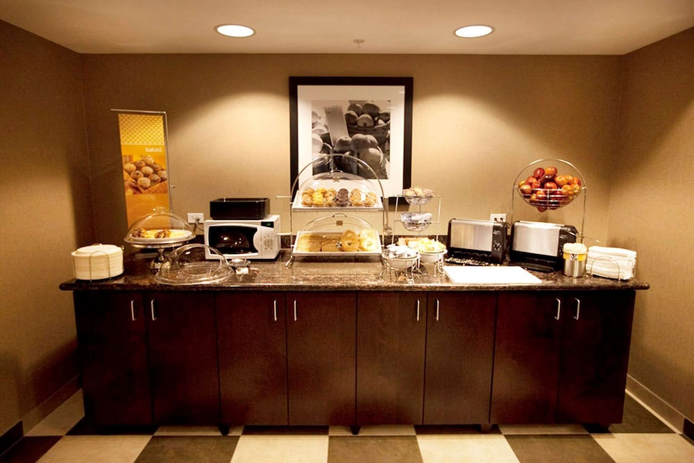 Hampton Inn And Suites Seattle Kent Wa 56/74