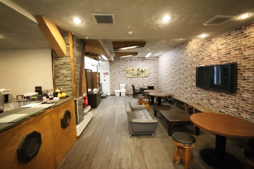 Tokyo House Inn 33/33