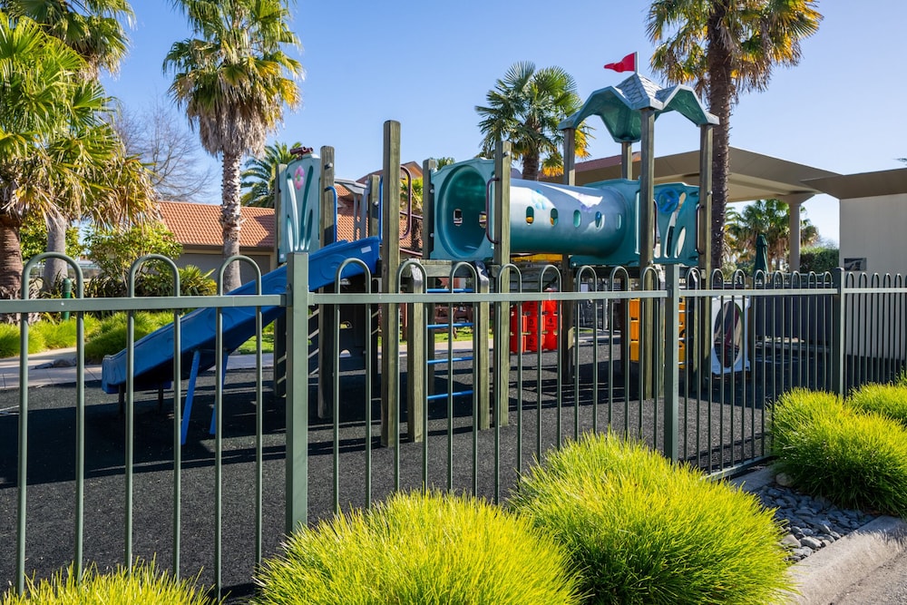 Regal Palms 63/73