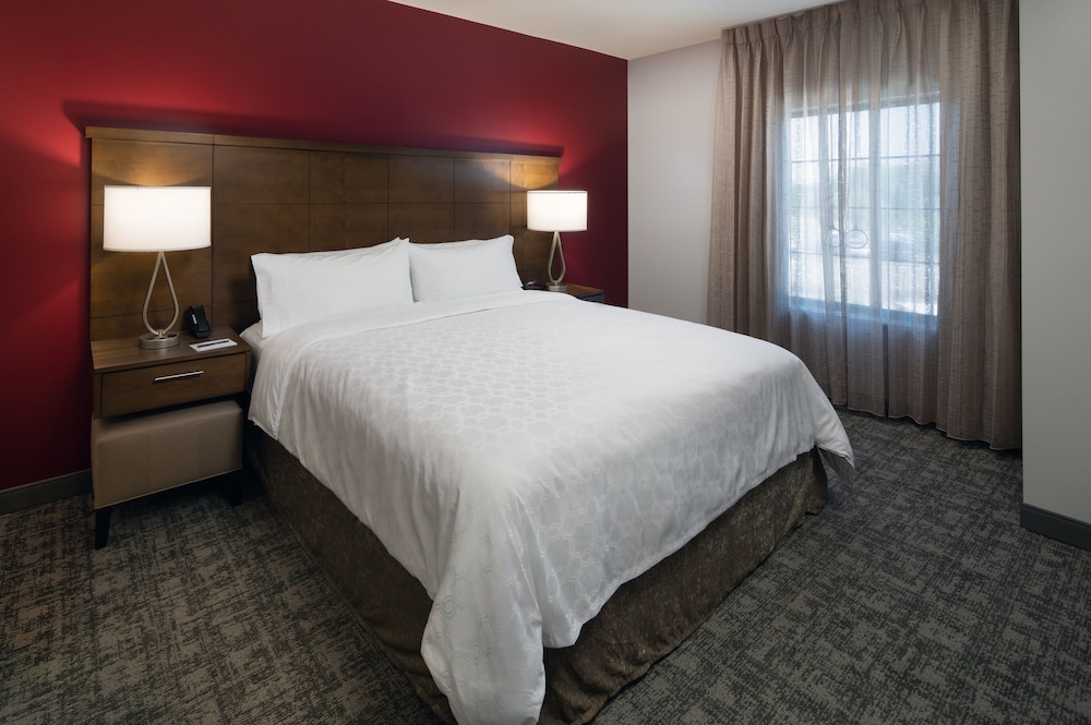 Staybridge Suites Phoenix Biltmore Area 12/56