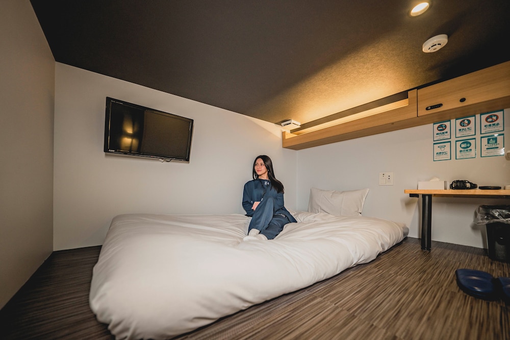 Semi Room, Capsule, Semi Double Bed, Male Floor