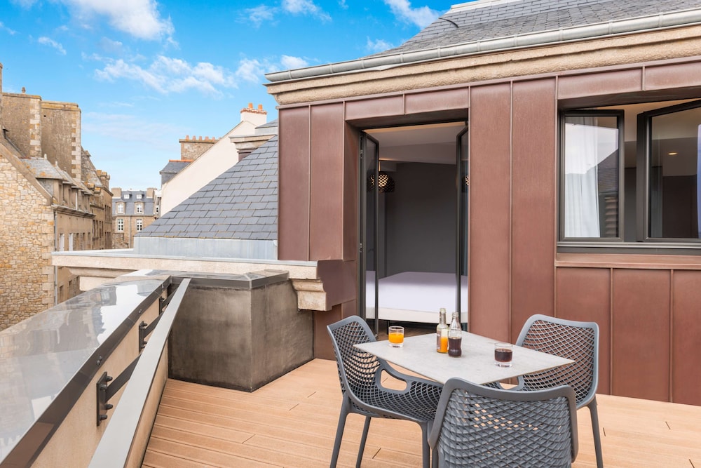Golden Tulip Saint Malo 5/74