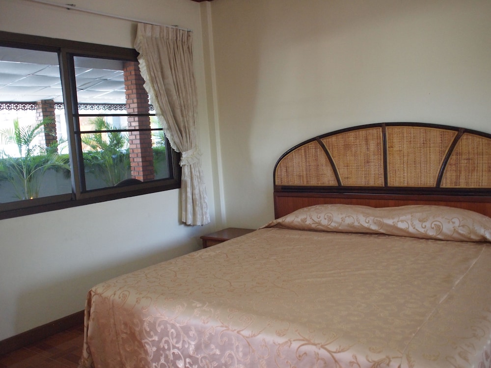 RoongRuang Hotel 12/27