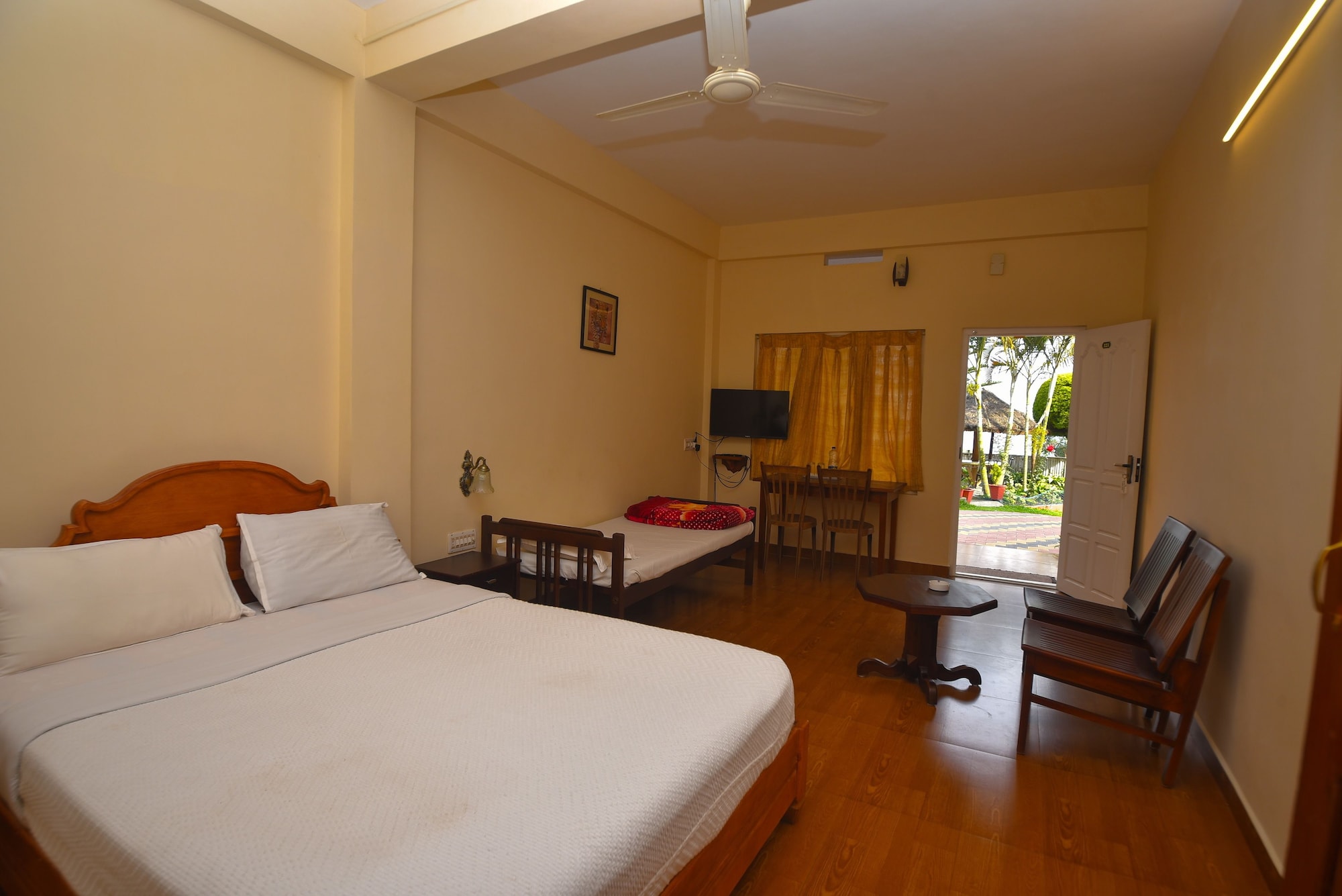 ROOM, DOUBLE BED, MOUNTAIN VIEW