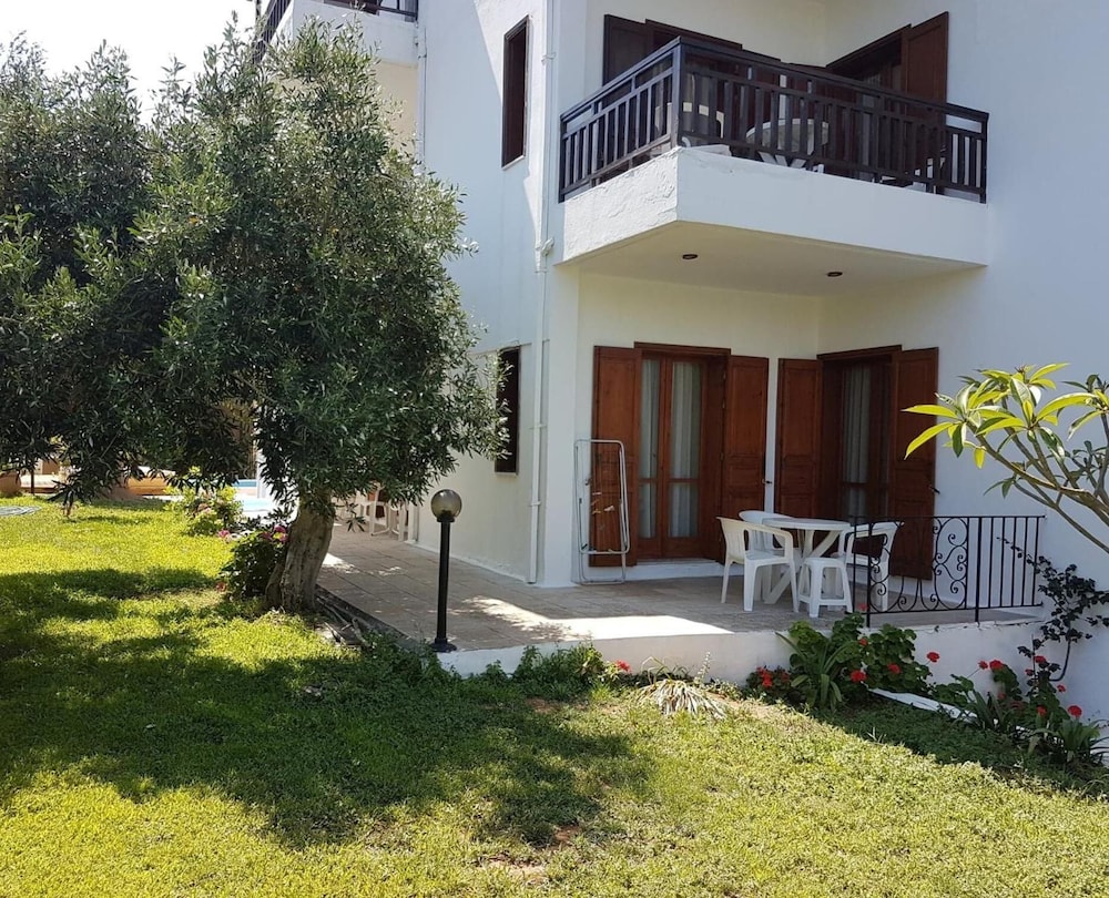 Sirocco Apartments in HERSONISSOS