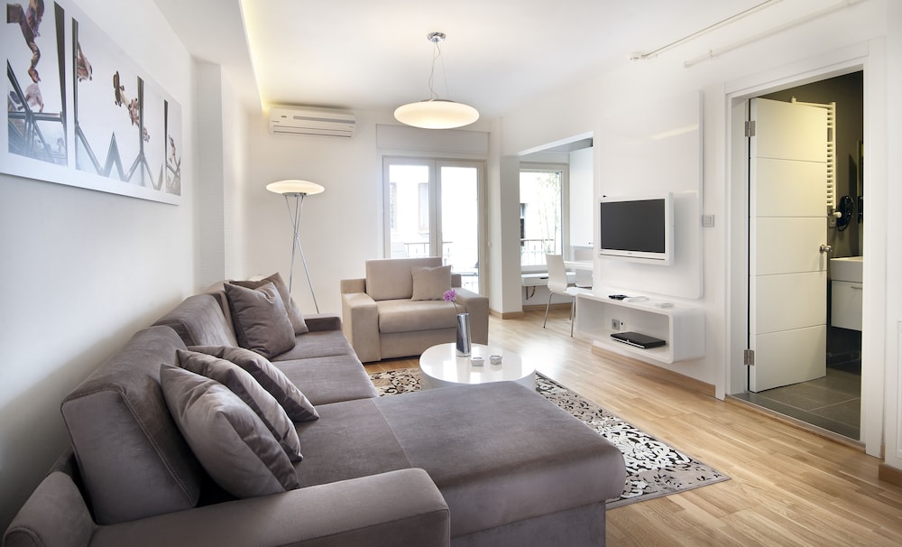 NURU ZIYA SUITES 41/82