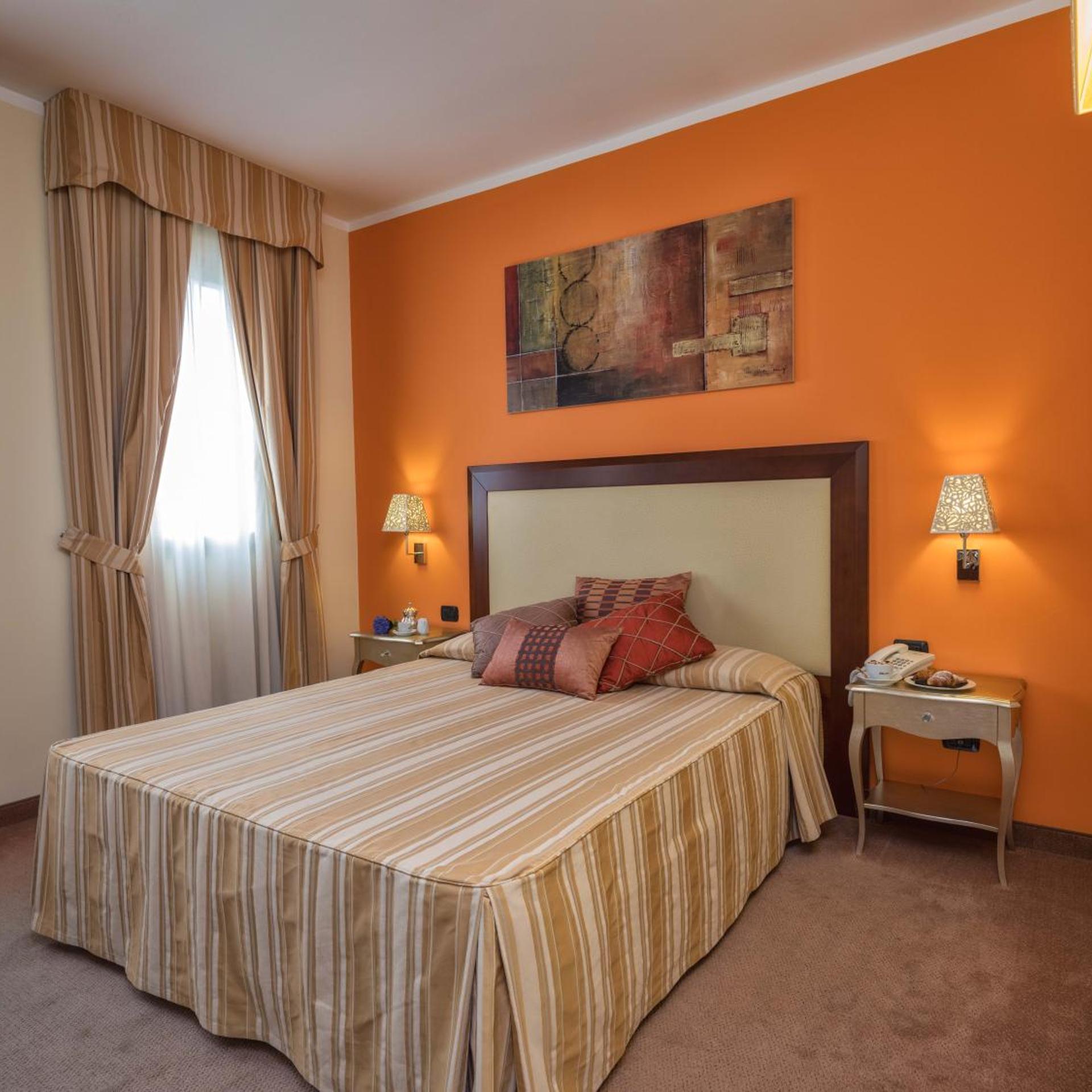Classic, Double or Twin Bed