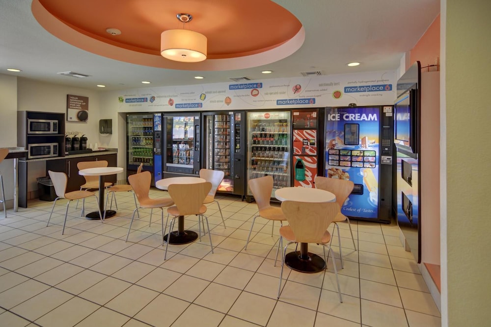 Motel6 Roanoke, TX - Northlake - Speedway 36/48