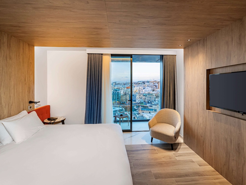 Mercure St. Julian s Malta 18/69