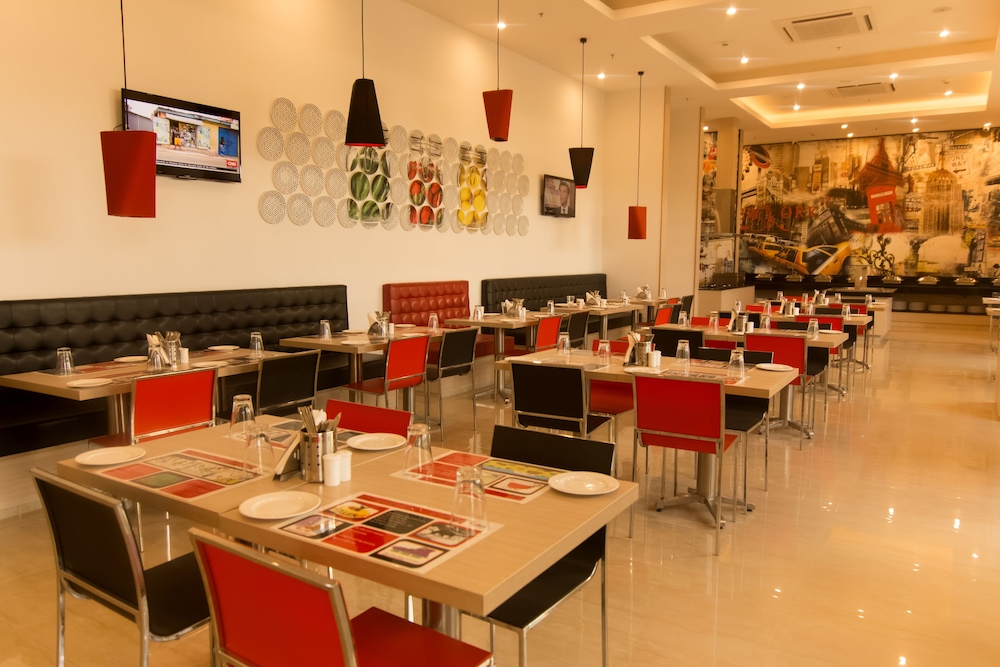 Red Fox Hotel Sector 60 Gurugram 45/62
