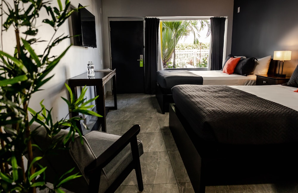 Up Midtown (ex. Wishes Hotel Biscayne) 35/55