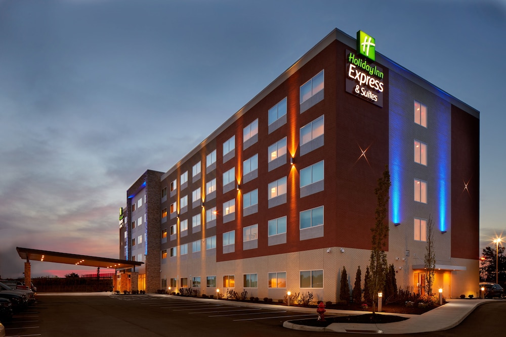 Holiday Inn Express Suites Cincinnati North Liberty Way 1/39