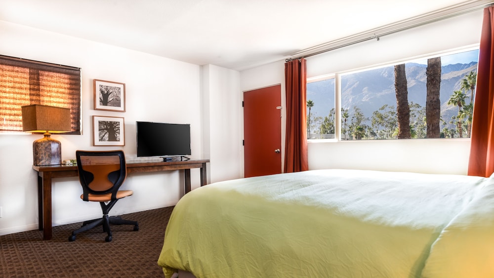 Skylark Hotel 28/70