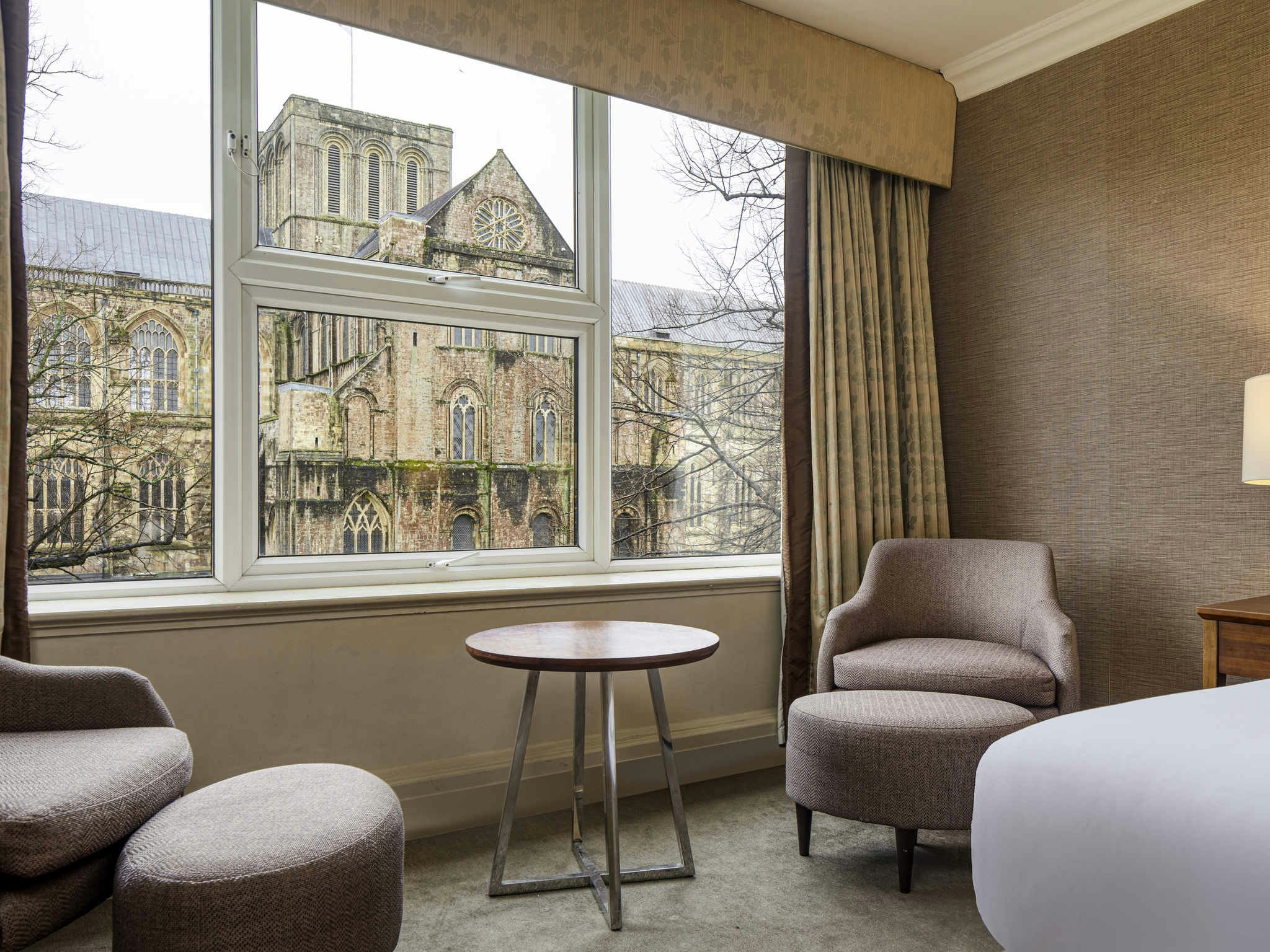 Winchester Wessex Hotel by Sunday 46/70
